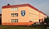 Budynek Szkoły Podstawowej numer 9 w Legnicy ulica Marynarska 31